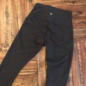 Black Lululemon legging crops